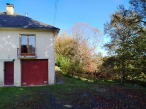 Maisonette next to woodland